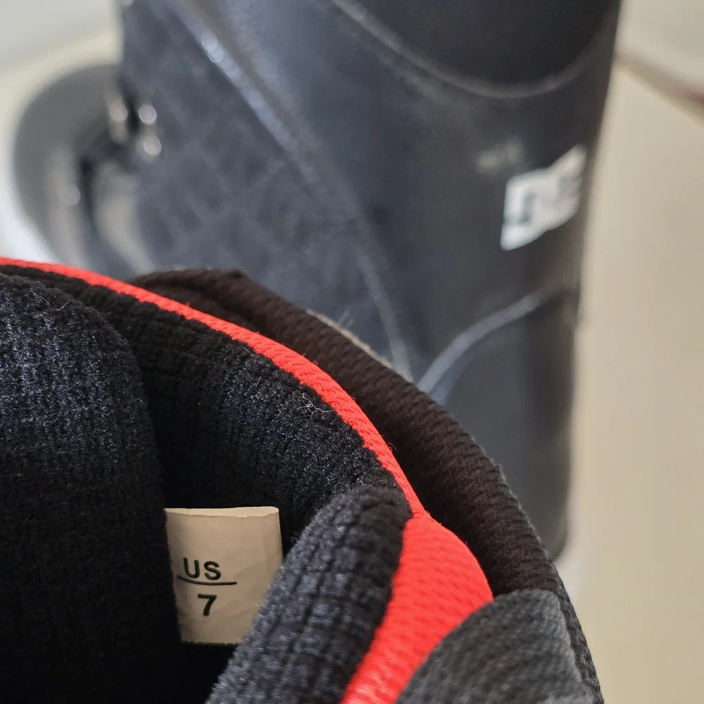 DC Snowboard Boots | Quilted Winter Snow Boots | Unisex Size 7